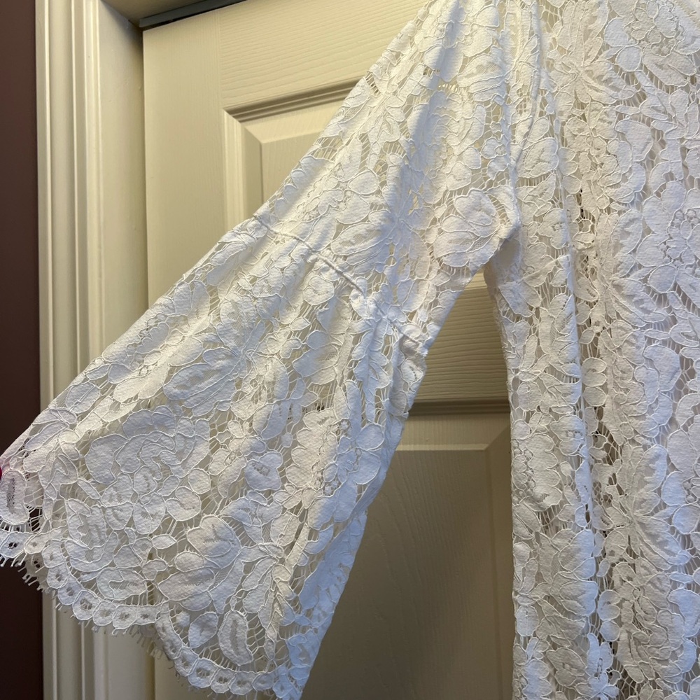 Women’s  size Large Cream Laced White House Black Market Shirt - Picture 3 of 5